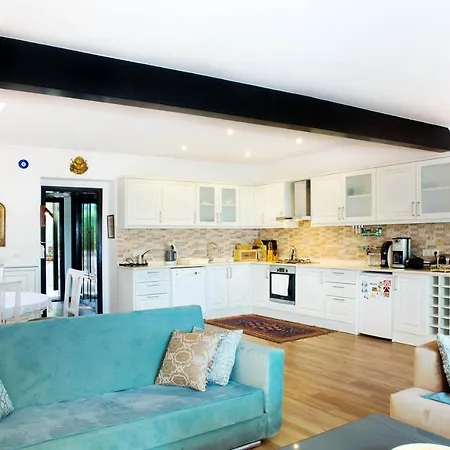 Important Group Bd420 High Privacy 6 Bedroom In Villa