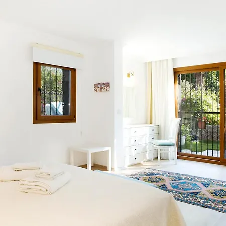 Important Group Bd420 High Privacy 6 Bedroom In Villa